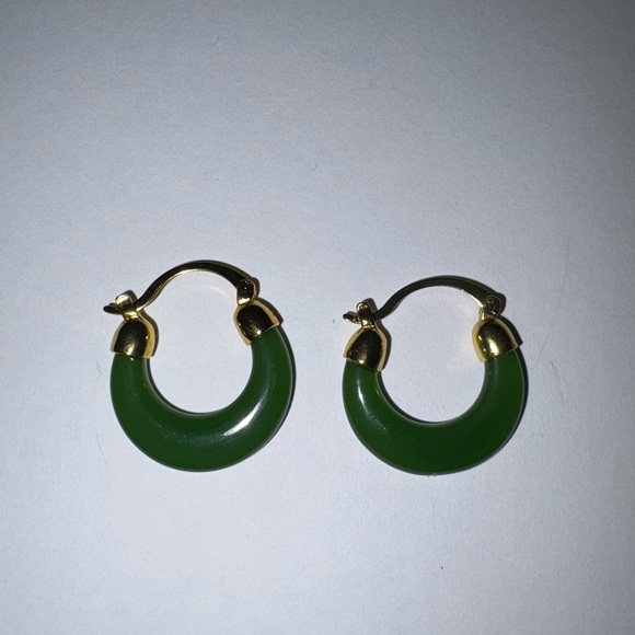 NEW! Elegant Green and Gold Hoop Earrings - Picture 1 of 3